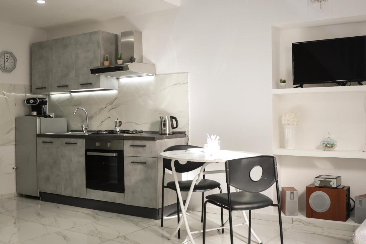 Modern By Sasy In The City Centre Napoli Eksteriør bilde